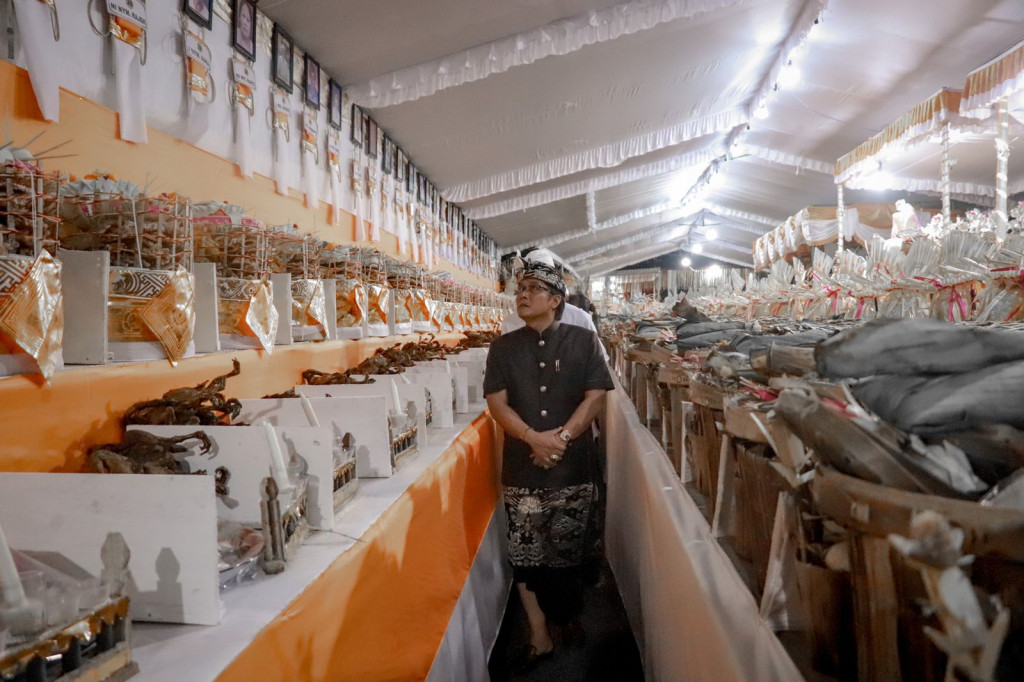 Bupati Giri Prasta Hadiri Upacara Mamukur Kinambulan Desa Adat Pangsan